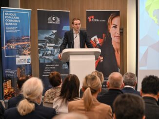 Al MEB, Jean-Christophe Caffet analizza l’economia globale: crescita in rallentamento, geopolitica instabile, transizione energetica e nuove sfide per l’Europa.