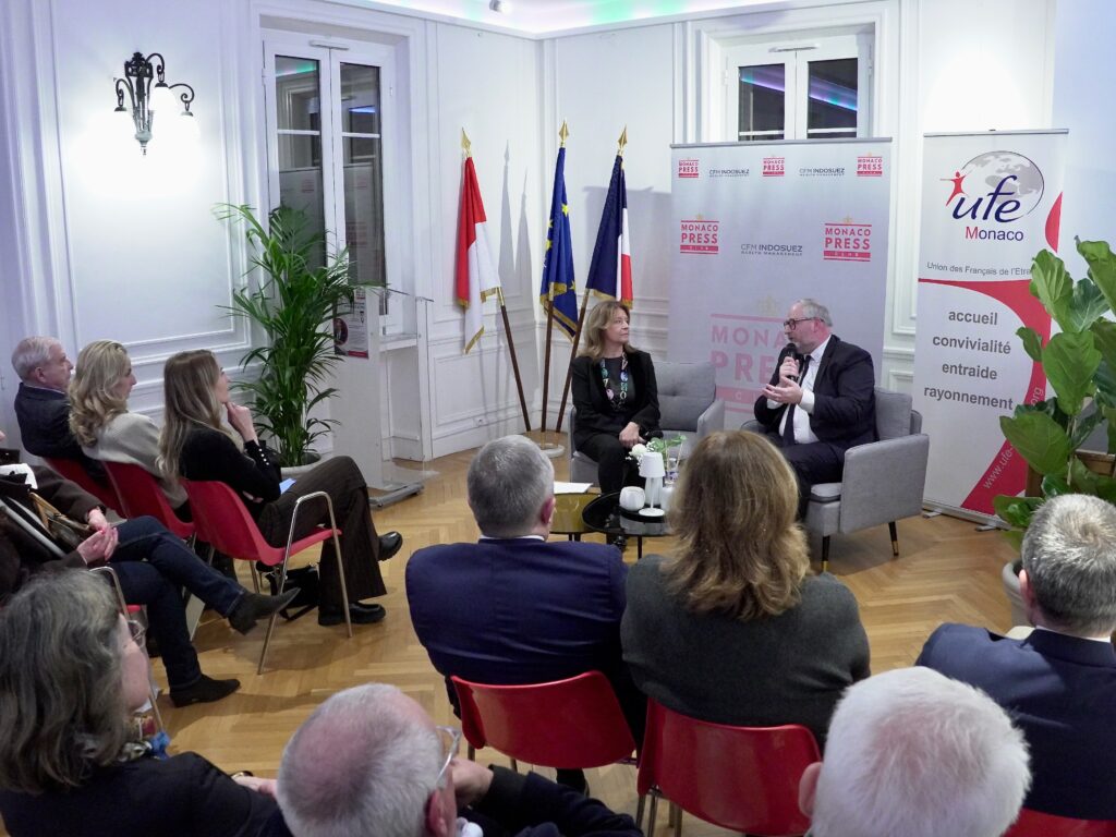 Il senatore Ronan Le Gleut è stato l'invitato del Monaco Press Club in collaborazione con l'Unione dei Francesi di Monaco presso la Maison de France- intervistato da Cinzia Colman
