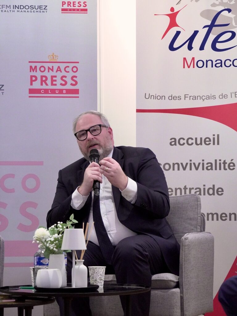 Il senatore Ronan Le Gleut ha risposto alle domande di Cinzia Colman, presidente del Monaco Press Club