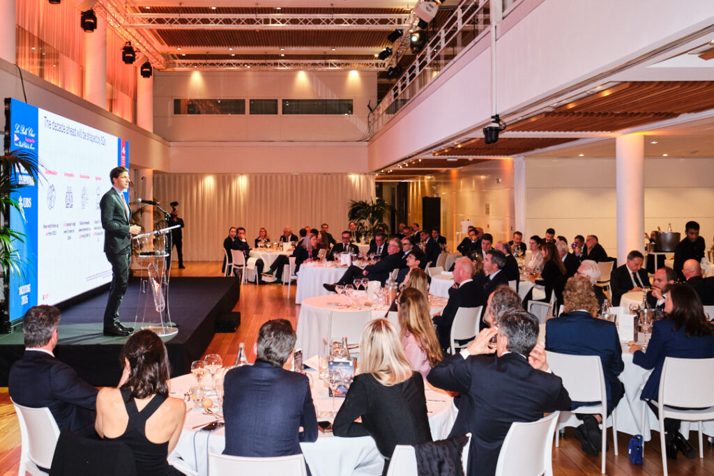 Si è tenuto allo YCM il 18° Symposium Économique, La Belle Classe Superyachts, sul tema: Lo Yachting cambia rotta tra norme ambientali e nuovi modelli economici.