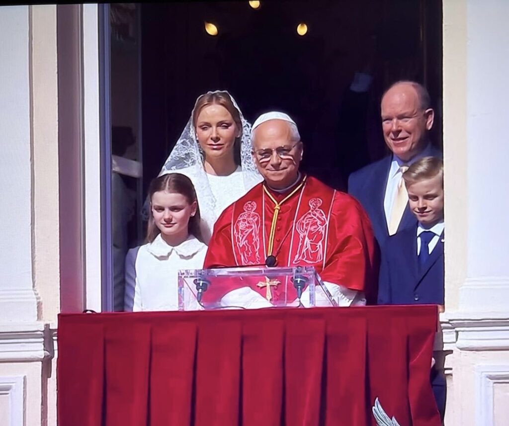 Accolto dai Principi Alberto II e Charlène, il Papa lancia un messaggio universale su giustizia, pace e dignità umana. Monaco