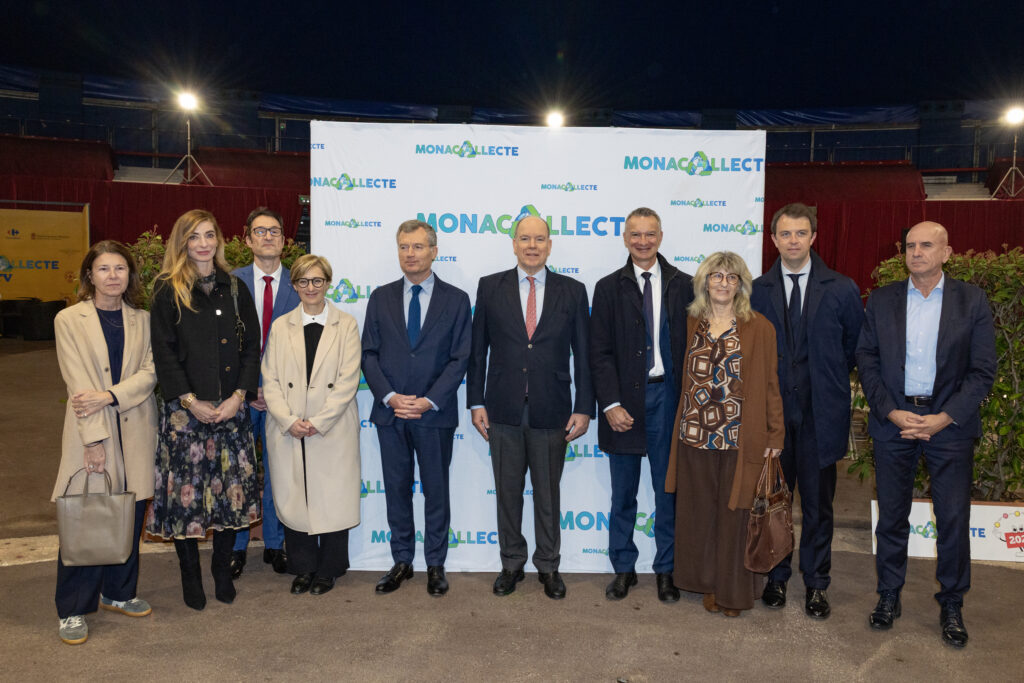 Il Principe Alberto II ha inaugurato MonaCollecte allo chapiteau di Fontvieille