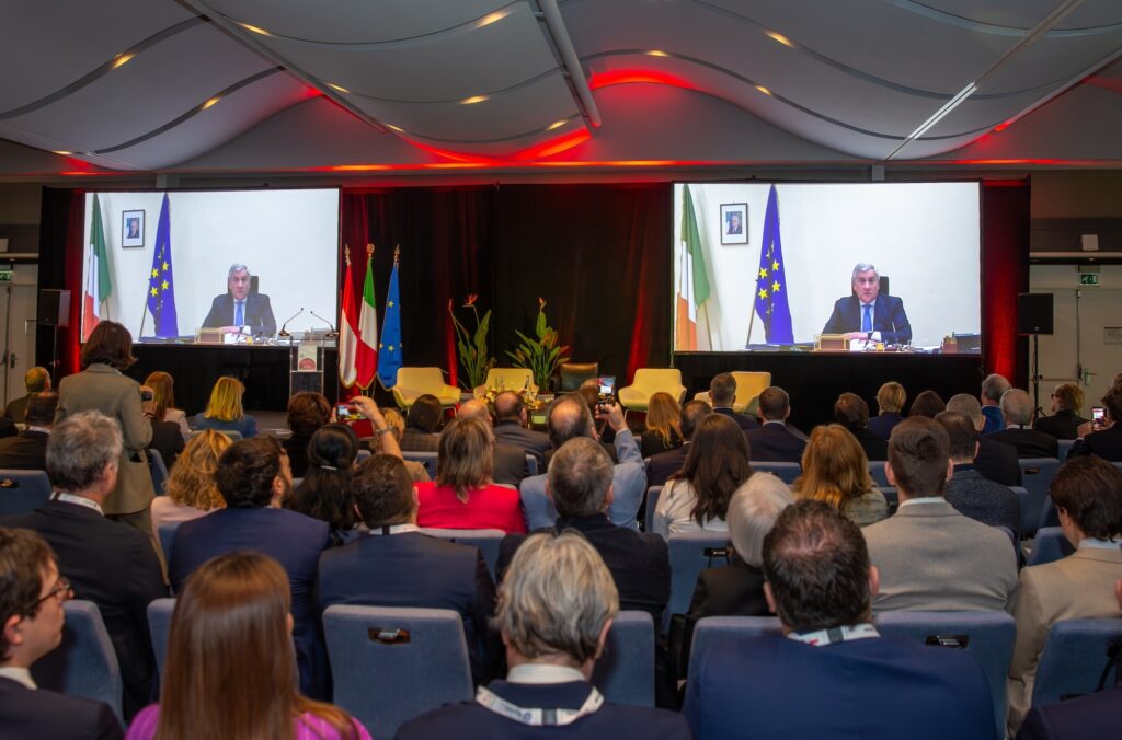 Il vice-presidente del consiglio e ministro degli affari esteri Antonio Tajani ha aperto il forum dell'imprenditoria a Monaco