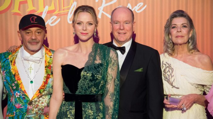 "Galaxy Rose Ball" è il titolo del Ballo della Rosa. Sabato 21 marzo alla Salle des Etoiles dello Sporting Monte-Carlo, firmato Christian Louboutin.