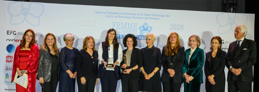 Al centro le vincitrici  le professoresse Maria Blasco e Sarah Berry e il Comitato presente che le ha scelte con la presidente Cinzia Colman e la  vice-presidente Valentina Colman