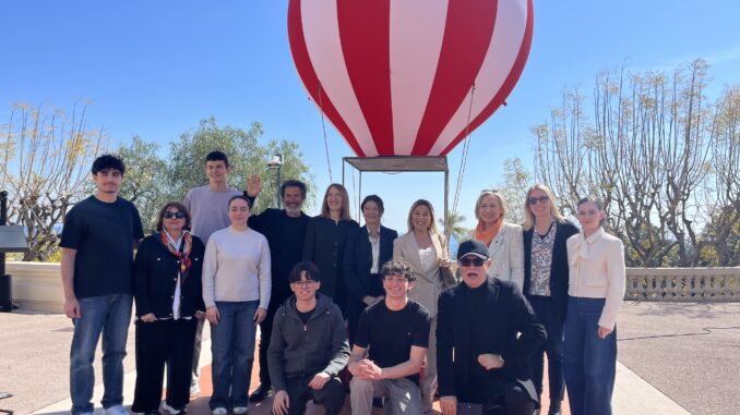 Una mongolfiera simbolica, le voci dei giovani e la musica corale celebrano la Divina Commedia nel cuore del Principato di Monaco nel DanteDì