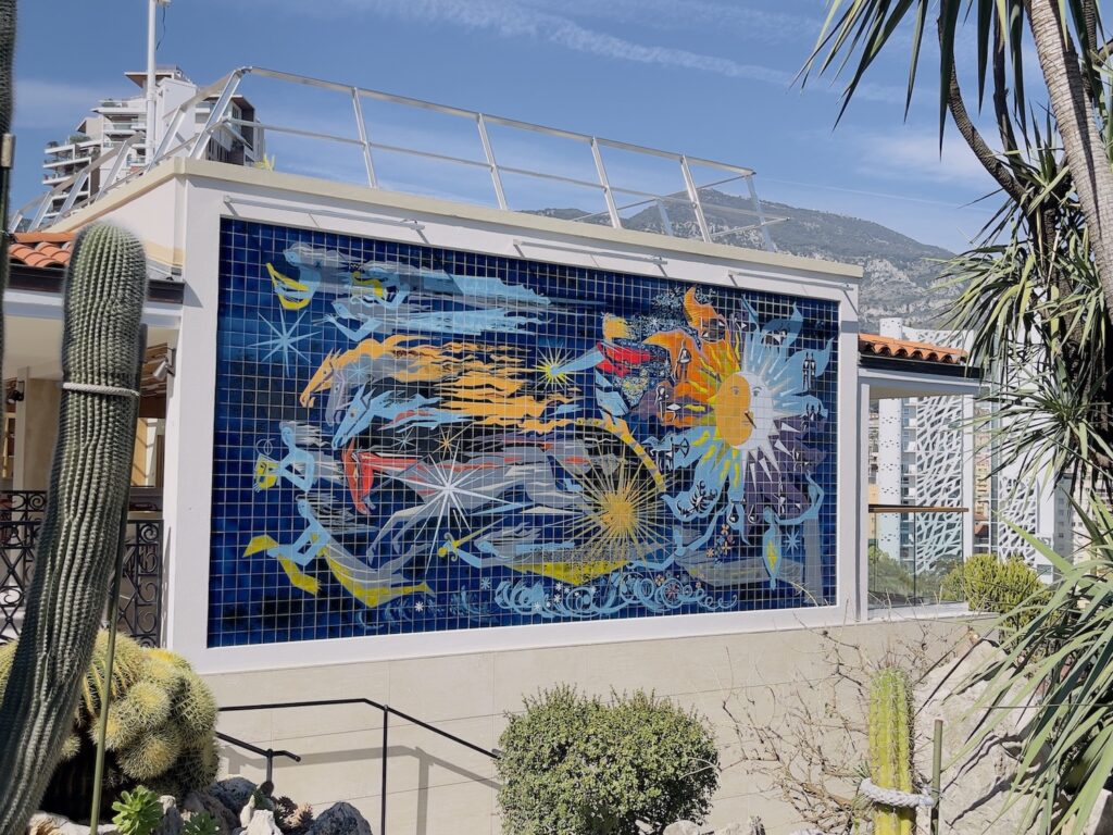 Murales del Jardin Exotique di Monaco