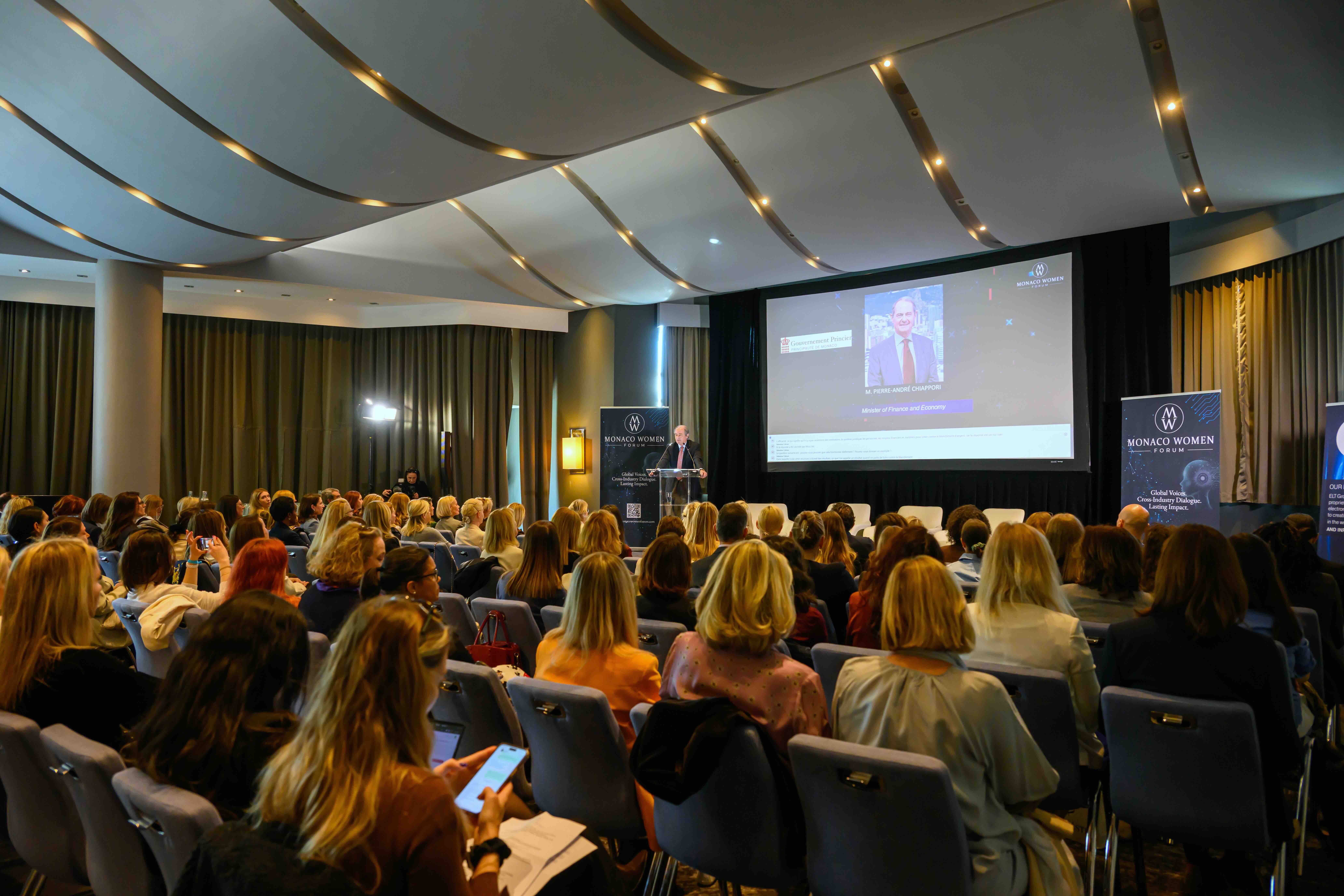 Il ministro delle finanze ed economia di Monaco Pierre andré Chiappori ha aperto i lavori del MWF