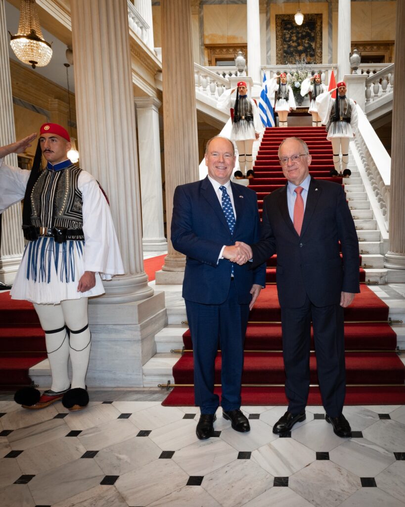 Il Presidente della Repubblica greco Tasoulas con il Principe Alberto II