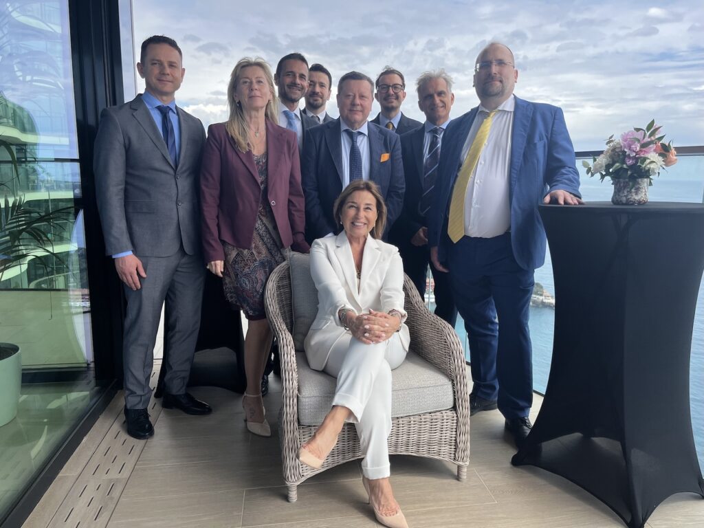 L'Ambasciatore Manuela Ruosi con il vice-Ambasciatore Giuseppe Folino, Alessandra Valle, l'avvocato Filippo Chierici e i membri della delegazione del Ministero degli affari Esteri e Cooperazione