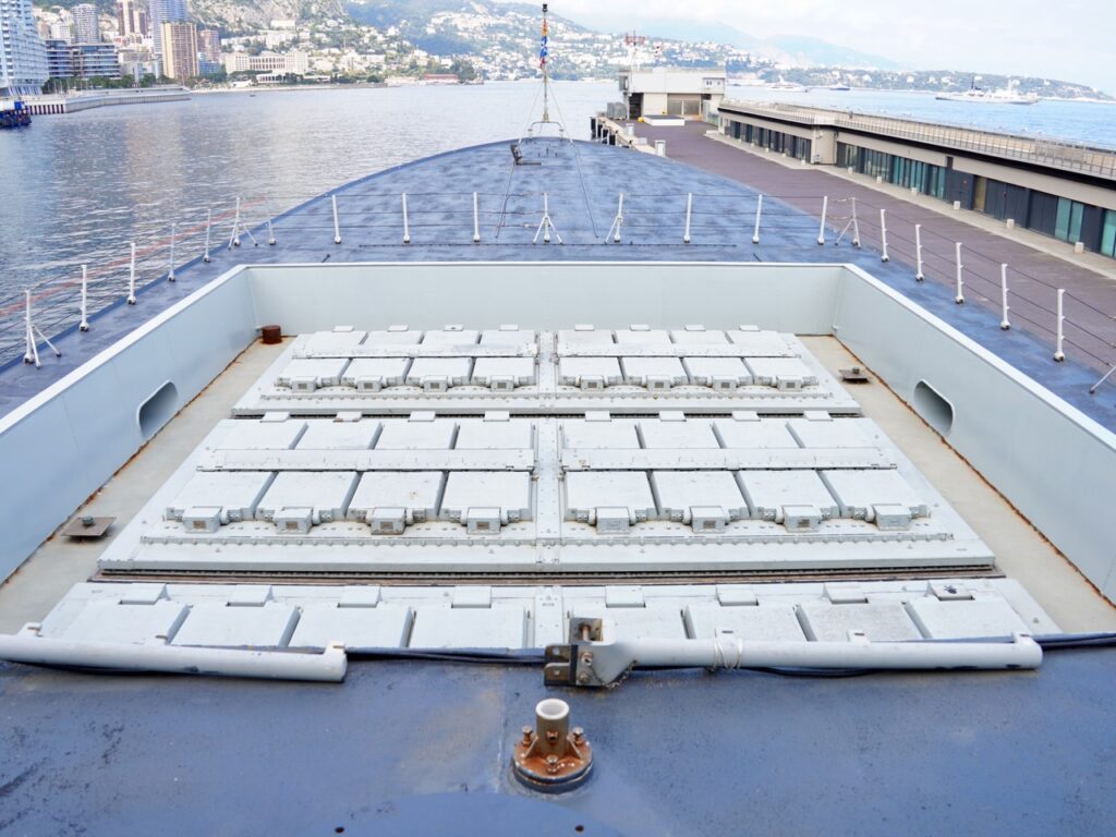 I bocchettoni che contengono i missili