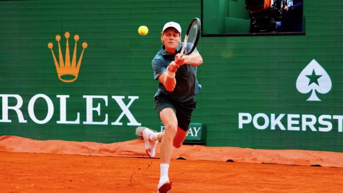 I Numeri uno e due del tennis mondiale al Monte-Carlo Masters, con Jannik Sinner e Carlos Alcaraz protagonisti assoluti sul Centrale Court Rainier III.