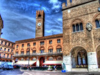 Treviso, elegante e autentica, conquista con canali, scorci suggestivi e atmosfere intime nel cuore del Veneto.