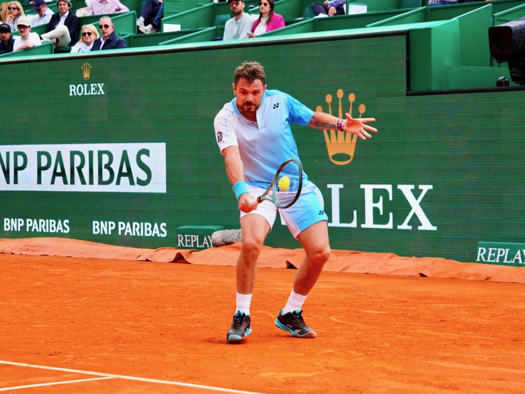 Stan Wawrinka sauta il pubblico di Monte-Carlo