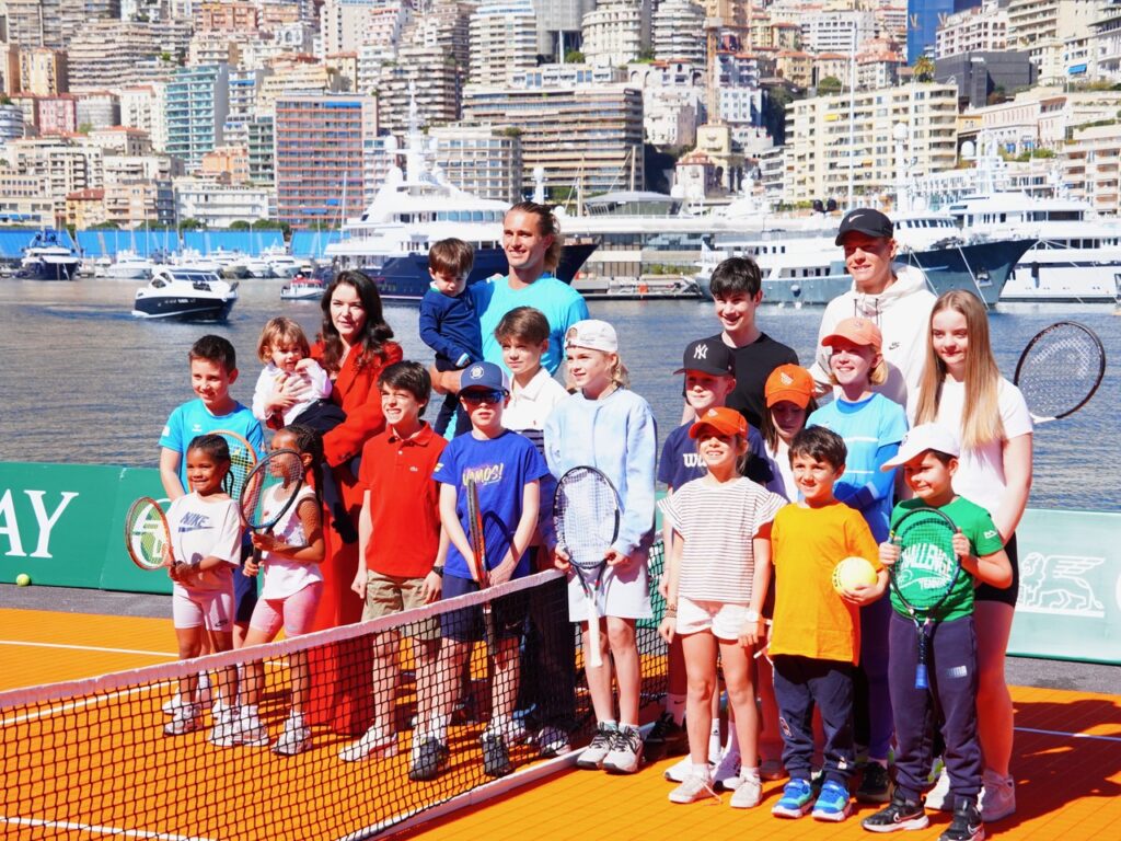 oto di gruppo finale con, Sinner, Zverev e la Presidente della Federazione e del Masters, Melanie-Antoinette de Massy