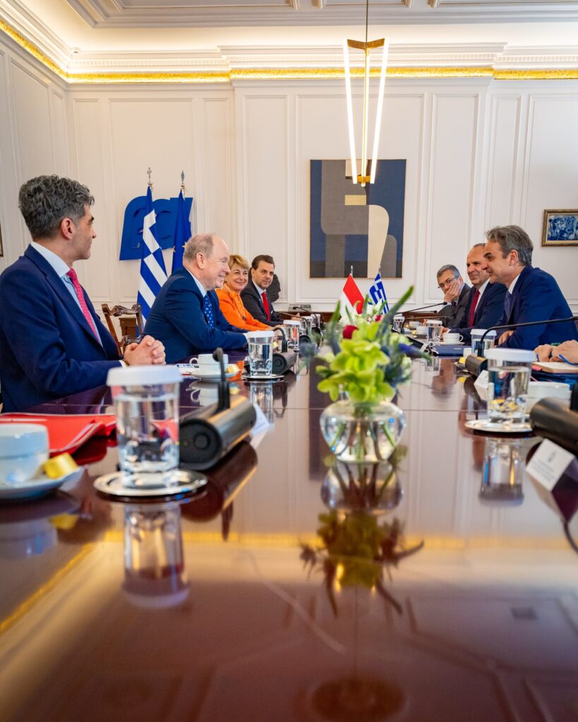 riunione di lavoro per il Principe Alberto II con la delegazione monegasca e quella del primo ministro greco Mitsotákis