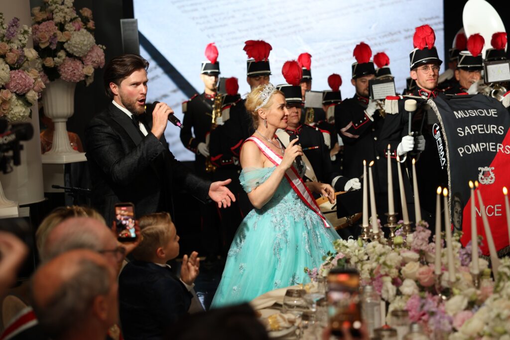 All'hotel Majestic di Cannes il Ballo di Principi e Principesse; serata da fiaba tra aristocrazia, glamour, omaggio alla Principessa Grace Kelly organizzato da Delia Noble