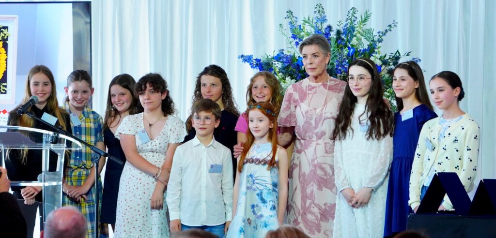 Tutti i bambini che hanno partecipato al concorso, di età compresa tra gli 8 e i 12 anni