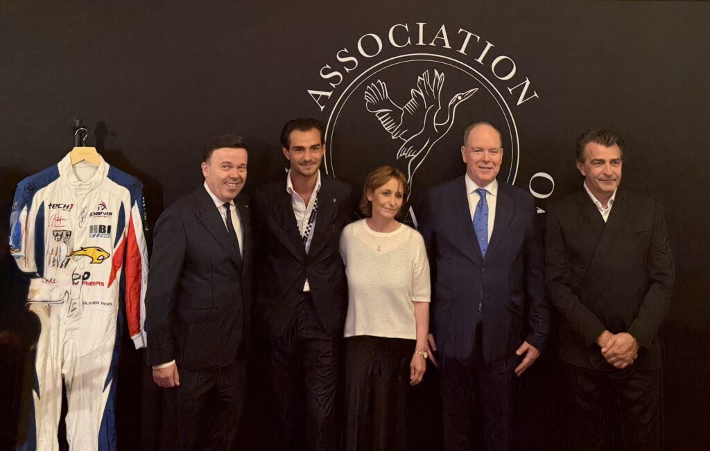 Una vendita all'asta di beneficenza a favore dell'associazione "Antoine Alléno" si è tenuta all'hotel Hermitage, in presenza di S.A.S. il Principe Alberto II e di Isabelle Mescam-Alléno e Yannick Alléno. 
