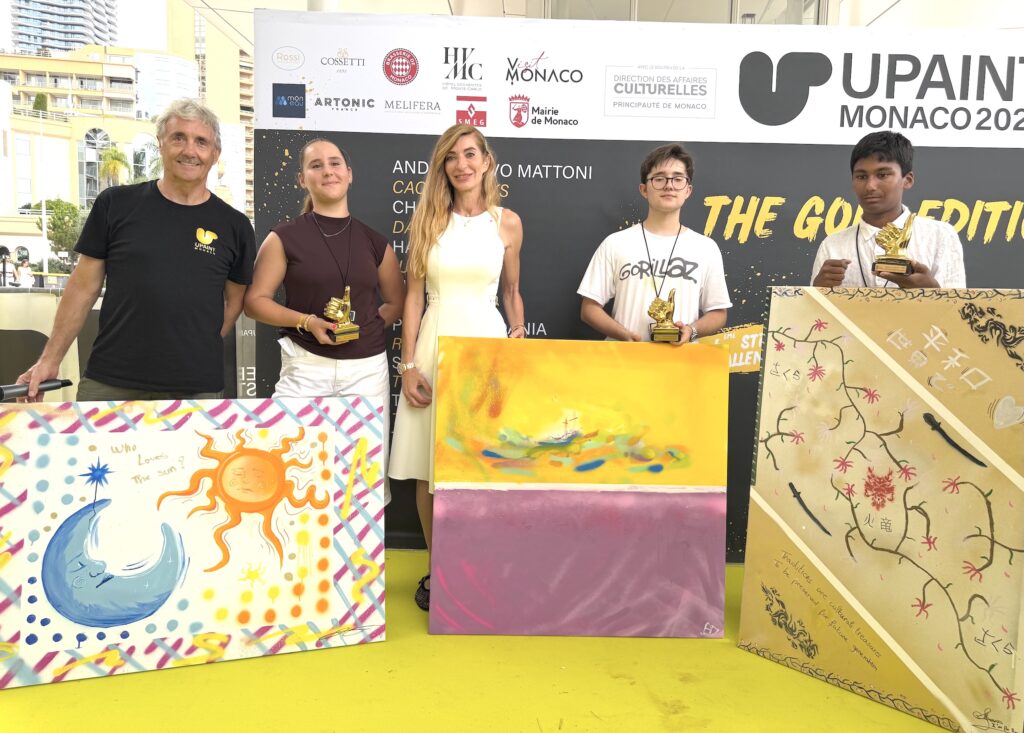 I vincitori dello Street Art Junior Challenge a UPAINT Monaco: Alberto Colman, organizzatore di UPAINT; Jeanne-Marie Mariani; Marjorie Crovetto, vice-sindaco di Monaco; Étienne Mouraire e Ethan Boodoo