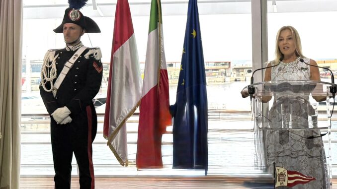 Presso lo Yacht Club de Monaco, l’Ambasciatore d’Italia a Monaco, Manuela Ruosi ha celebrato gli 80 anni della Repubblica Italiana e il 20° anniversario dell’Ambasciata d’Italia a Monaco.