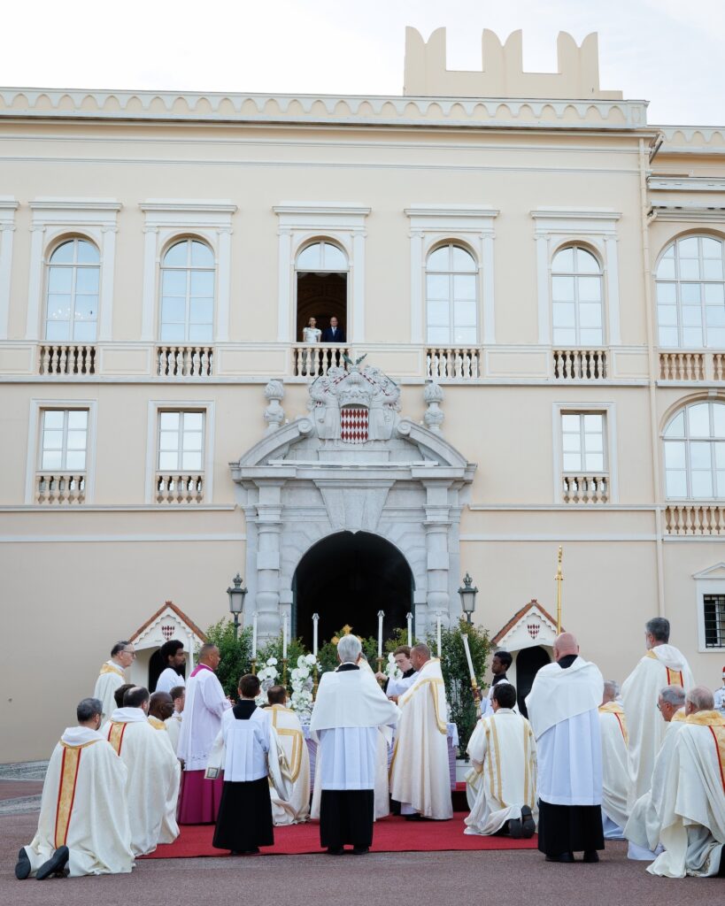 La  cerimonia del corpus domini a Monaco Ville