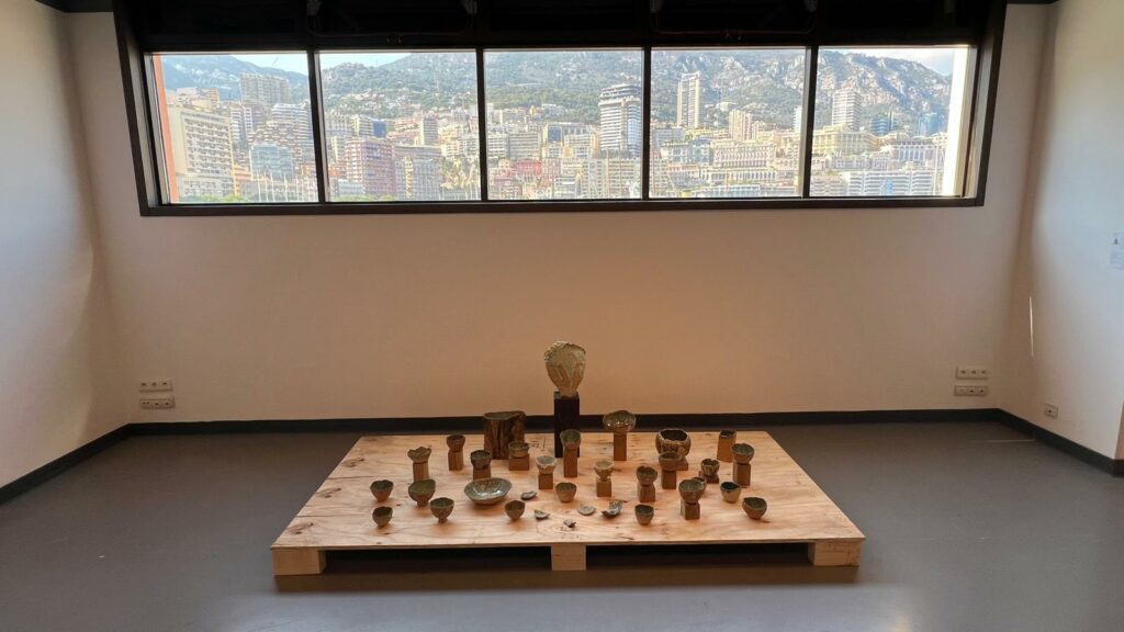 La ceramica, fragile ma forte e resistente, di Ania Guillaume