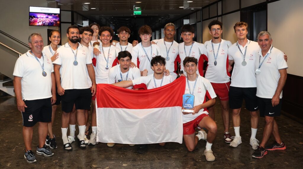 La nazionale Under 18 della Federazione Monegasca di Rugby conquista l'argento a Budapest e ottiene la promozione al Championship, l'élite europea del rugby a 7.