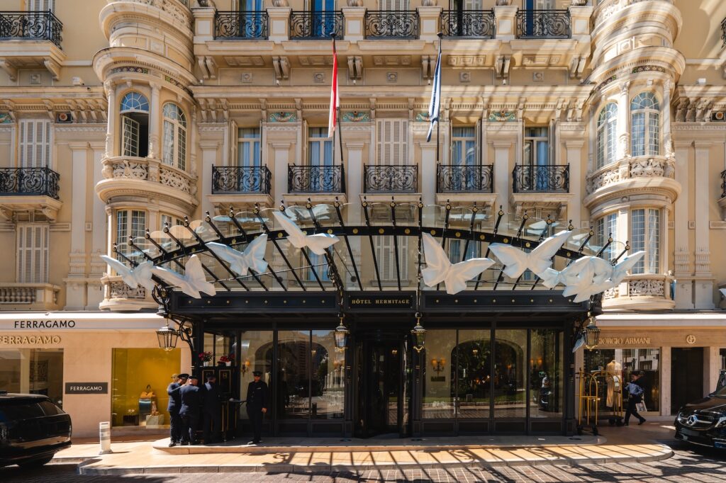 Le farfalle all'entrata dell'Hotel Hermitage