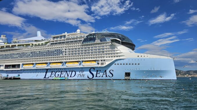 Maurizio di Maggio racconta il viaggio inaugurale a bordo della nave più grande del mondo: Legend of the Seas.