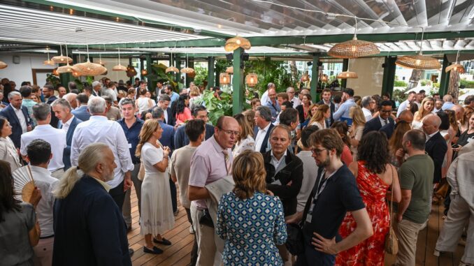 Annunciata la trasformazione del MEB nella futura Camera di Commercio di Monaco. Più servizi alle imprese, networking e sviluppo internazionale.