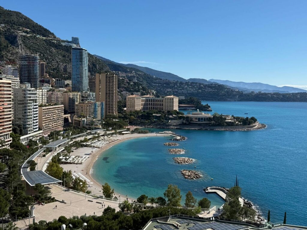Il turismo a Monaco vale 1,4 miliardi. Anche se dei 6,7 milioni di visite i turisti che pernottano sono solo il 7,5%, generano oltre il 61% della spesa.