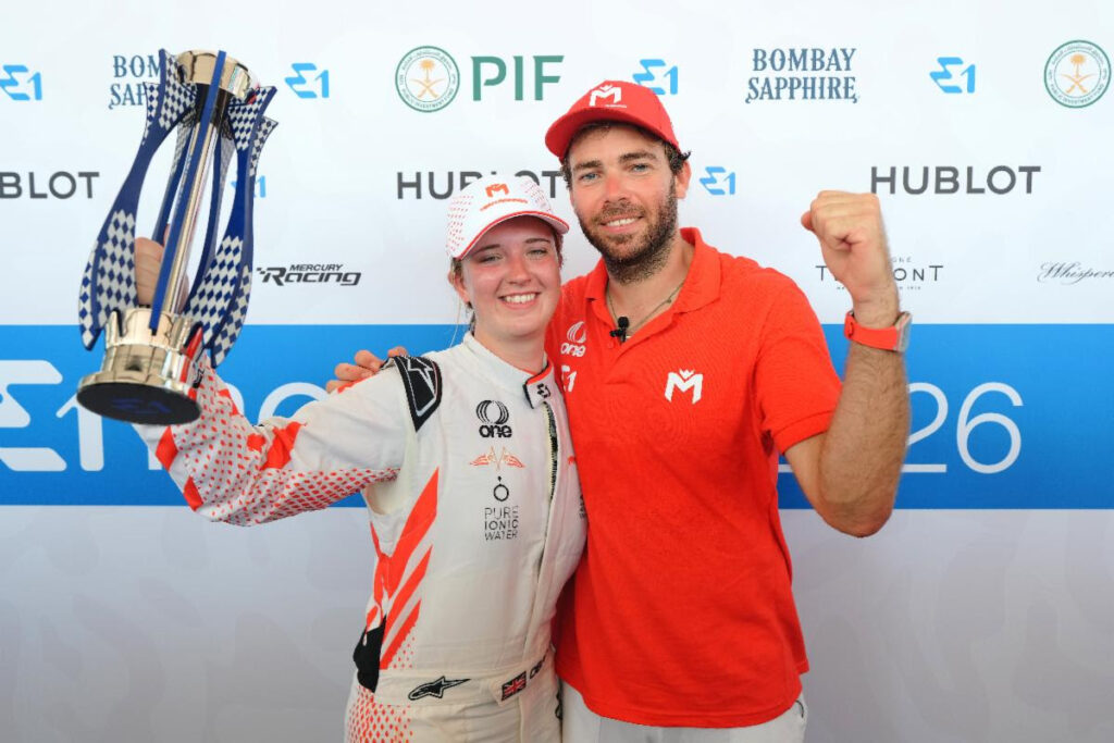 Il Team Monaco, la pilota Oban Duncan e il co-pilota Maxime Nocher, ft©Getty pour E1