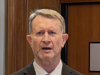 Il procuratore generale di Monaco, Stéphane Thibault, fa il punto sulle condizioni dei tre feriti: Ermolaev migliora ma non può ancora parlare, la compagna resta in prognosi gravissima, mentre il figlio è in ripresa.