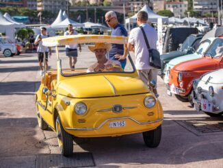Ancora per tutta la domenica 19 luglio, il Port Hercule ospita il VI Monaco International Meeting Fiat 500, tra auto d’epoca, musica, solidarietà.