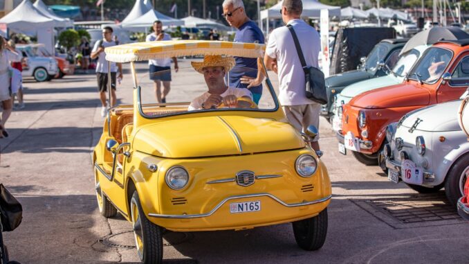 Ancora per tutta la domenica 19 luglio, il Port Hercule ospita il VI Monaco International Meeting Fiat 500, tra auto d’epoca, musica, solidarietà.