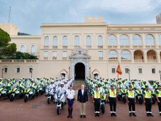 Il Principato accoglie la partenza della Vuelta 2026. Sabato cronometro individuale, domenica la seconda tappa: il Principe Alberto II darà il via agli eventi.
