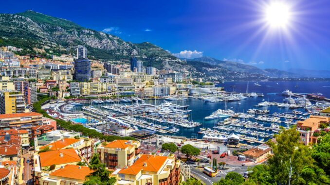 Dalle antiche "Feriae Augusti" alla festa dell'Assunzione: ecco perché il 15 agosto è una delle ricorrenze più sentite, soprattutto in Italia.