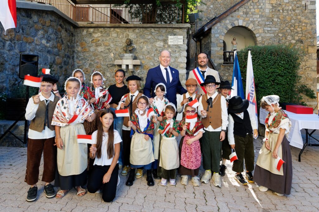 IL PRINCIPE ALBERT II SULLE TRACCE DEI GRIMALDI DI BEUIL