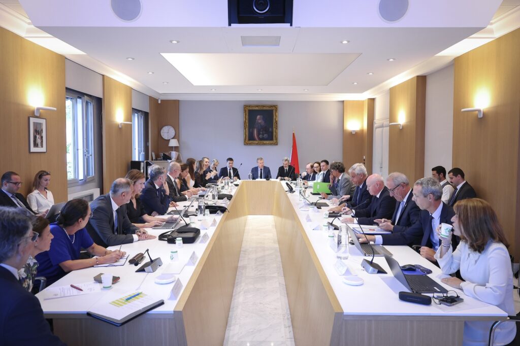 Il Comitato monegasco fa il punto sui progressi: il Piano d'azione è considerato quasi completato e prosegue il percorso verso la valutazione finale del GAFI.