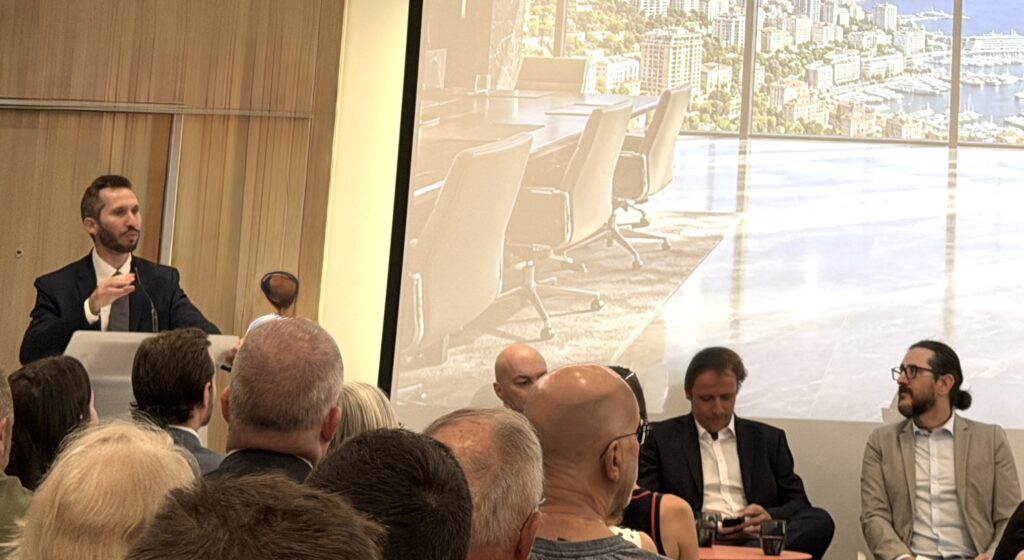 Génération Monaco ha dedicato la sua ottava conferenza all'uso dell'IA in diversi settori, dalla medicina al diritto e alla psicologia.