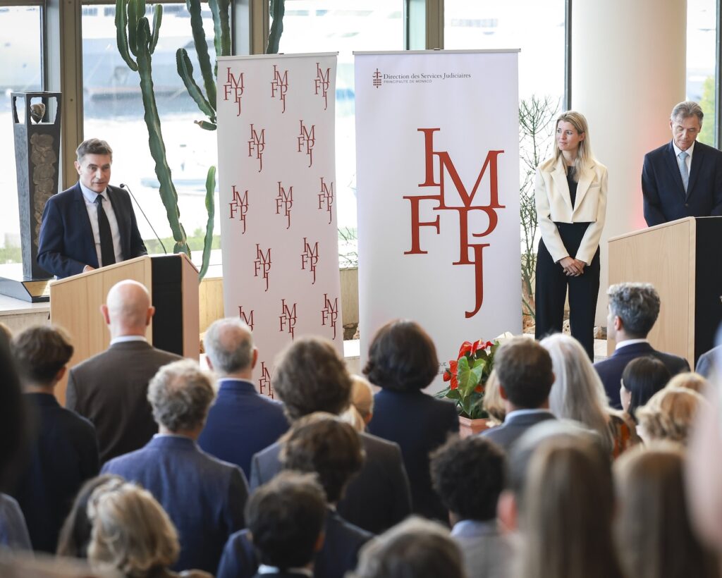 L'Istituto monegasco delle professioni giudiziarie inaugura l'anno accademico con corsi più lunghi, laboratori pratici e due nuovi programmi di formazione