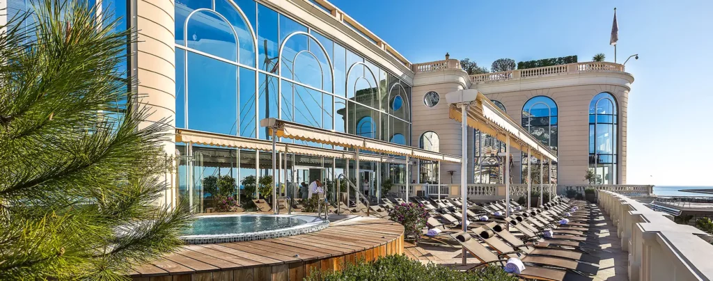 Dopo aver presentato un bilancio record, il presidente delegato della Monte-Carlo Société des Bains de Mer ha illustrato i grandi progetti destinati a ridisegnare il Gruppo nei prossimi anni, dalle Thermes Marins al Monte-Carlo Bay fino a Courchevel.