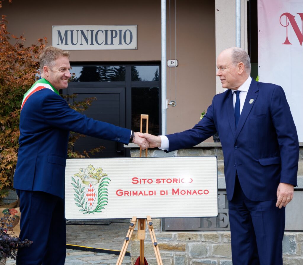 Il Principe Alberto II con il sindaco Emanuele Sottimano a Niella Belbo