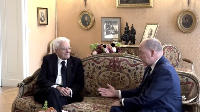 Mattarella a Palazzo, lo scambio delle onorificenze con i Principi di Monaco