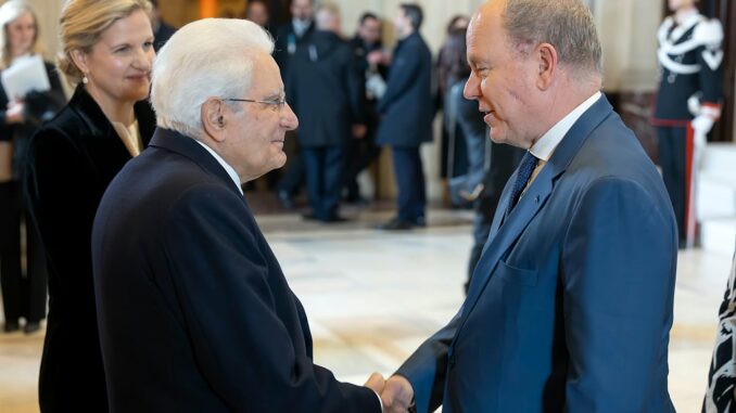 Il Presidente della Repubblica italiana Mattarella, arriva questo venerdì in tarda mattina nel Principato. Ad accoglierlo LL.AA.SS. i Principi Alberto II e la Principessa Charlene
