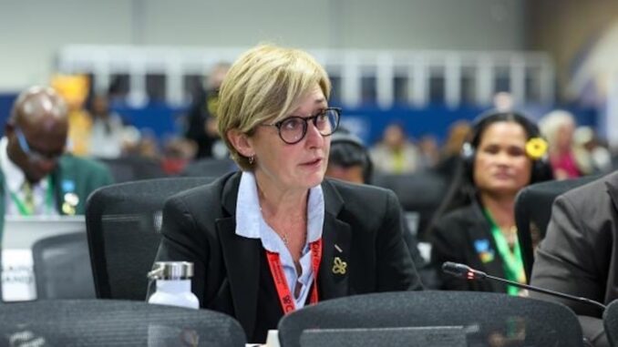 Il Ministro dell'ambiente, urbanismo e infrastrutture, Céline Caron-Dagioni alla COP17 ad Erevan.