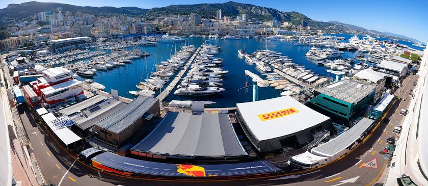 La darsena sud come appare durante il GP e dove sarà costruita la piattaforma,