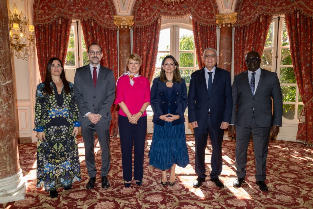 Il ministro degli esteri Isabelle Berro-Amedeï con i nuovi ambasciatori accreditati a Monaco