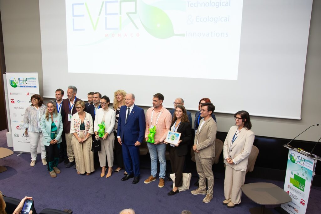 Il Principe, Il ministro dell'Ambiente Caron-Dagioni insieme a tutti i vincitori del concorso di EVER